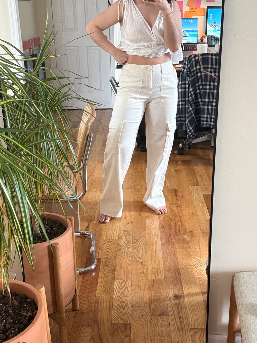 Universal Thread Cream Wide-Leg Cargo Pants